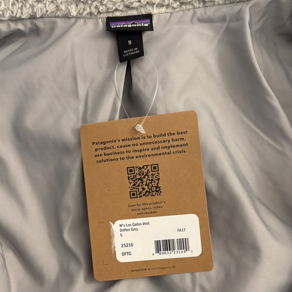 Patagonia small Soft Gray Los gatos Sherpa Vest women’s - Picture 6 of 6